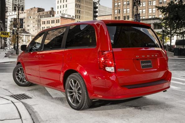 Семиместный минивэн Dodge Grand Caravan пятого поколения фото 6