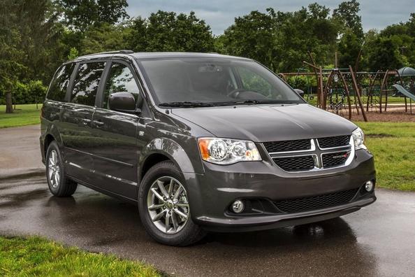 Семиместный минивэн Dodge Grand Caravan пятого поколения фото 3