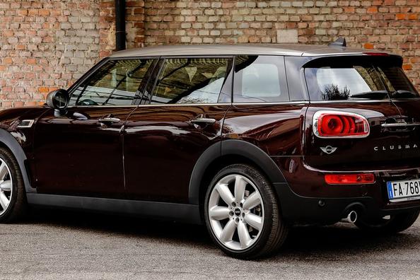 Обзор универсала MINI Clubman второго поколения фото 6