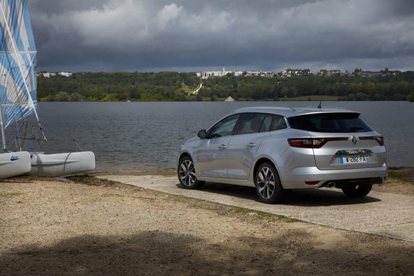 Четвертое поколение универсала Renault Megane Estate фото 6