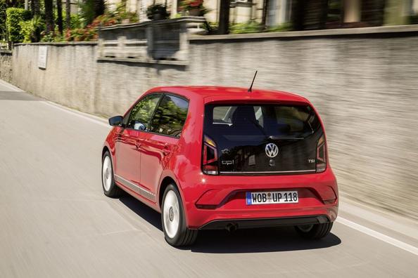 Обзор обновленного городского хэтчбека Volkswagen up! фото 11