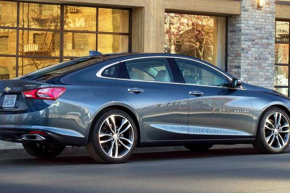 Обзор седана Chevrolet Malibu нового поколения фото 3