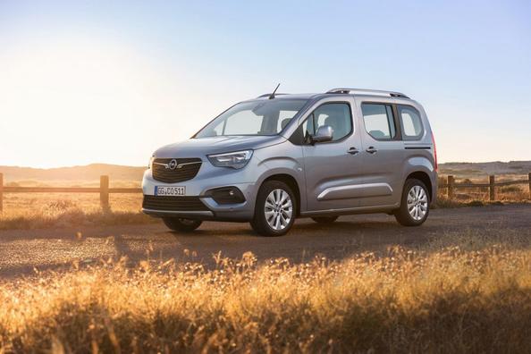 Обзор компактвэна Opel Combo Life