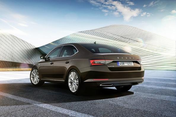 Обзор обновленного лифтбэка Skoda Superb 2019 года фото 11