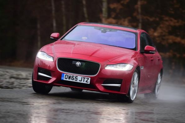 Второе поколение премиального седана Jaguar XF фото 9