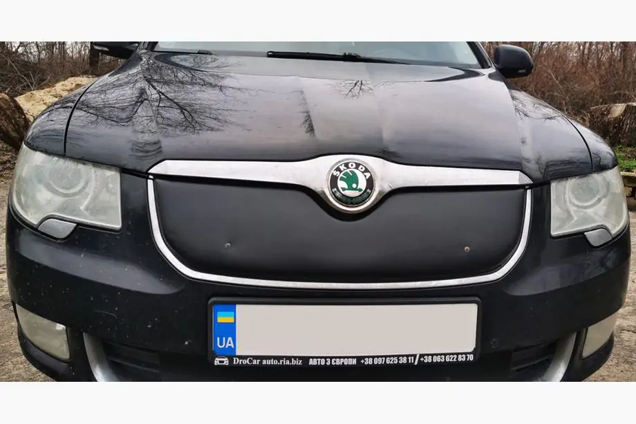 Skoda Superb 2009-2015 гг. Зимняя накладка на решетку радиатора (Верхняя, 2008-2013) Матовый