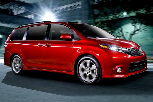 Обзор полноразмерного обновленного минивэна Toyota Sienna фото 4