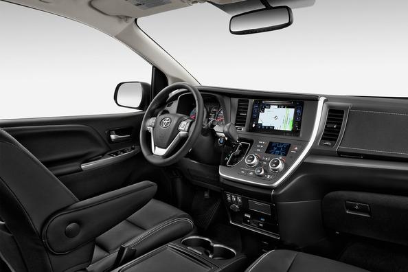 Обзор полноразмерного обновленного минивэна Toyota Sienna фото 5