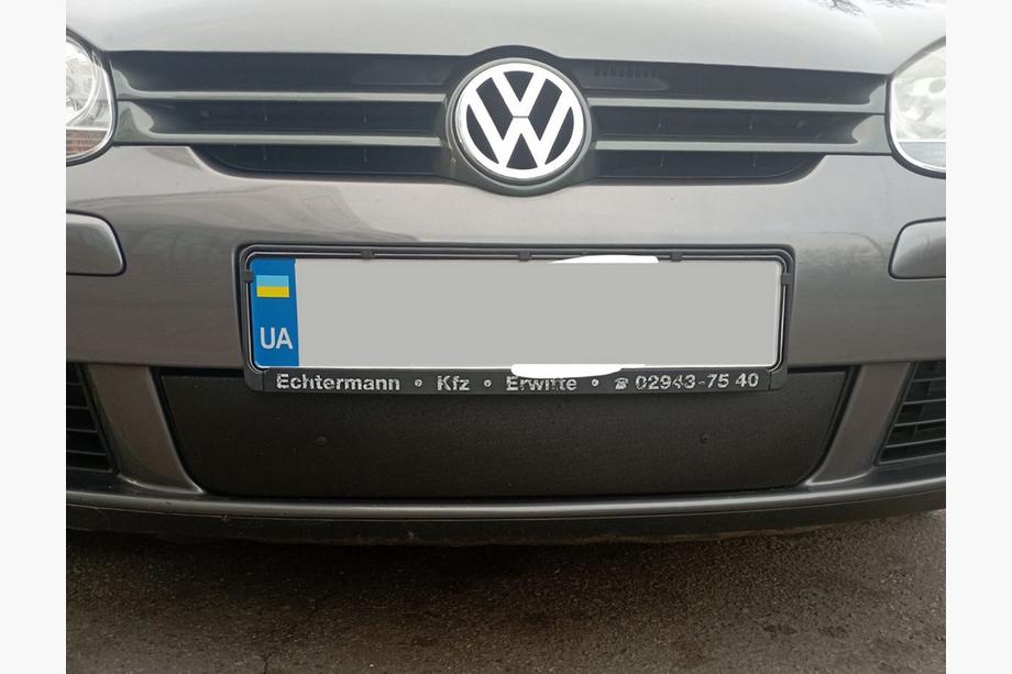 Volkswagen Golf 5 2003-2009 гг. Зимняя накладка на решетку радиатора (HB) Фото 2