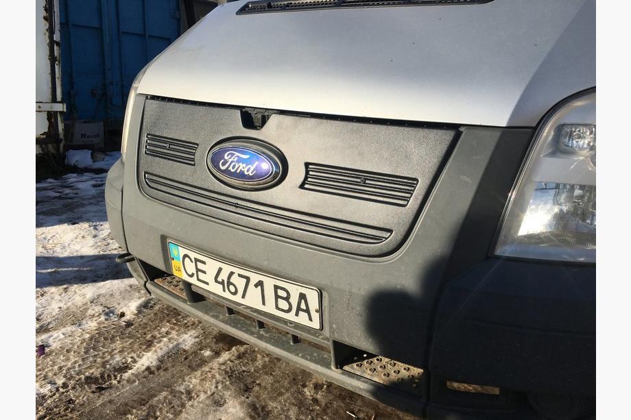 Ford Transit 2000–2014 гг. Зимняя накладка на решетку радиатора (2006-2014) Глянцевая Фото 3