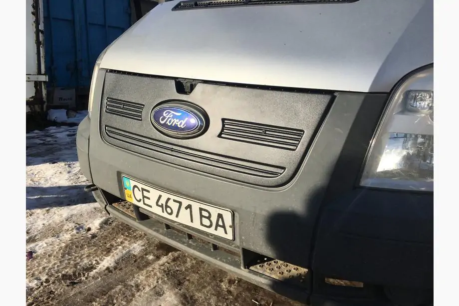 Ford Transit 2000–2014 гг. Зимняя накладка на решетку радиатора (2006-2014) Глянцевая Фото 3