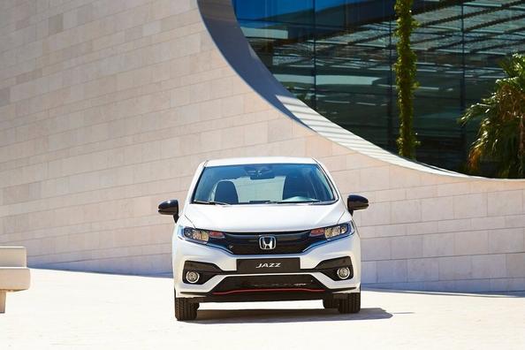Обновленный компактный хэтчбек Honda Jazz третьего воплощения фото 11