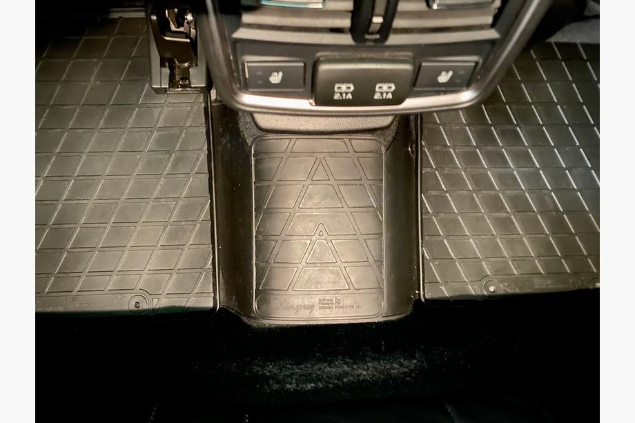 Subaru Forester 2018-2024 гг. Задний коврик тоннеля (Stingray Premium) Фото 2