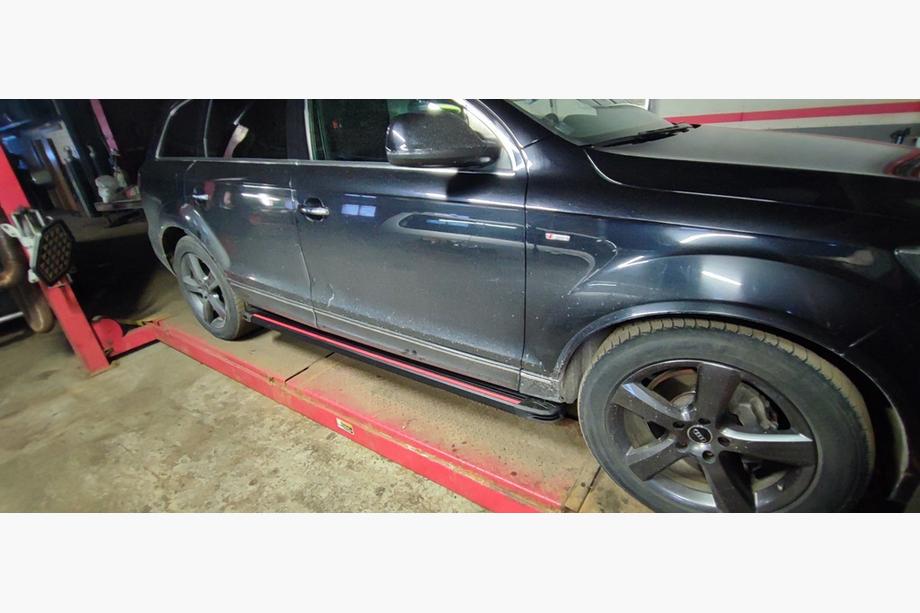 Audi Q7 2005-2015 гг. Боковые Подножки Maya Red (2 шт., Алюминий) Фото 4
