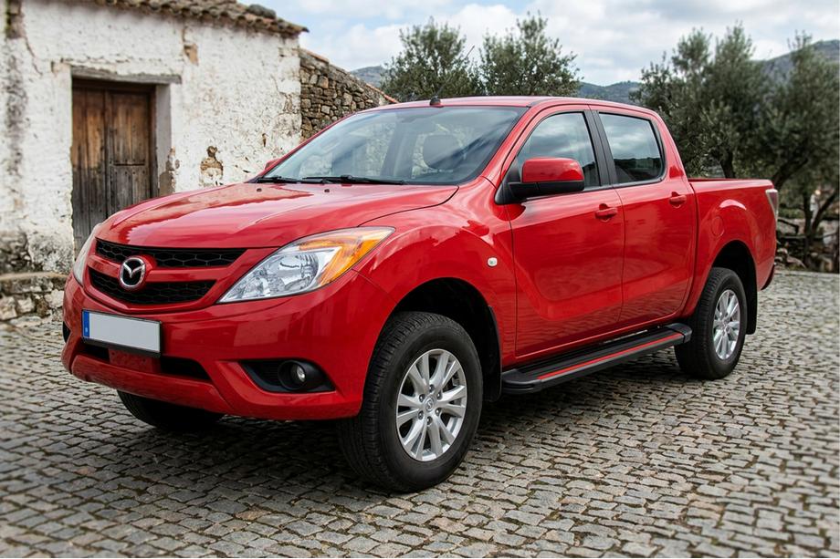 Mazda BT-50 2012- гг. Боковые Подножки Maya Red (2 шт., Алюминий) Image