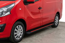 Renault Trafic 2015- гг. Боковые Подножки Maya Red-Black (2 шт., Алюминий) фото 1