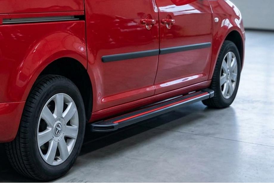 Volkswagen Caddy 2010-2015 гг. Боковые Подножки Maya Red (2 шт., Алюминий) Фото 1