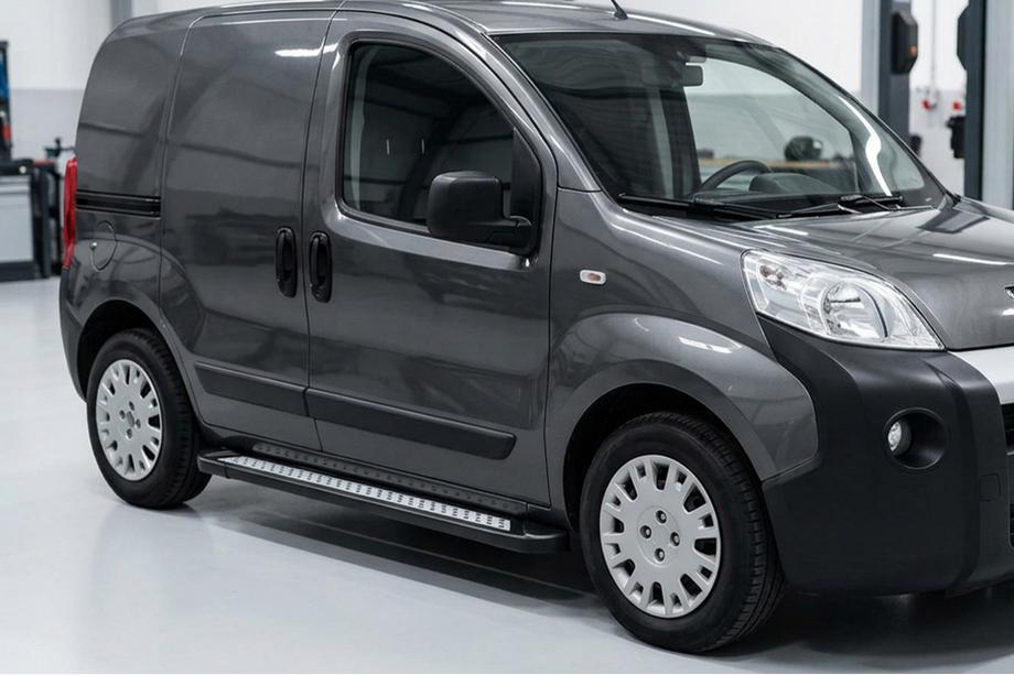 Citroen Nemo 2007-2017 гг. Боковые пороги New Vision Black (2 шт., алюминий) Фото 1