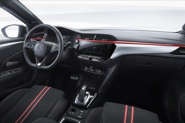 Пятидверный хэтчбек Opel Corsa шестого поколения фото 4