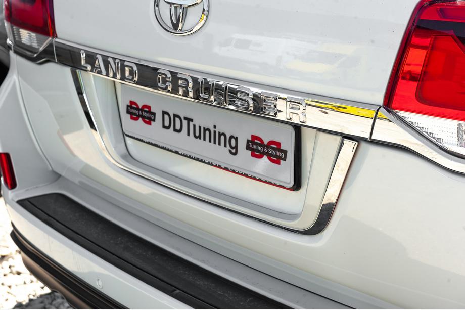 Toyota Land Cruiser 200 2007-2021 гг. Рамка для Номерного Знака Стандарт Белый Фото 9