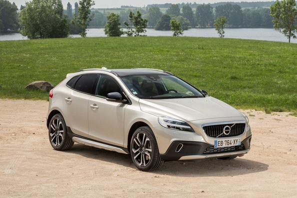 Вседорожная модификация хэтчбека Volvo V40 Cross Country