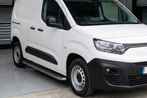 Peugeot Partner/Rifter 2019- гг. Боковые Подножки Maydos V1 (2 шт., Алюминий и Нержавейка) фото 1