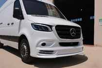Mercedes Sprinter W907/W910 2018- гг. Накладка на передний бампер V3 (грунт под покраску) фото 1