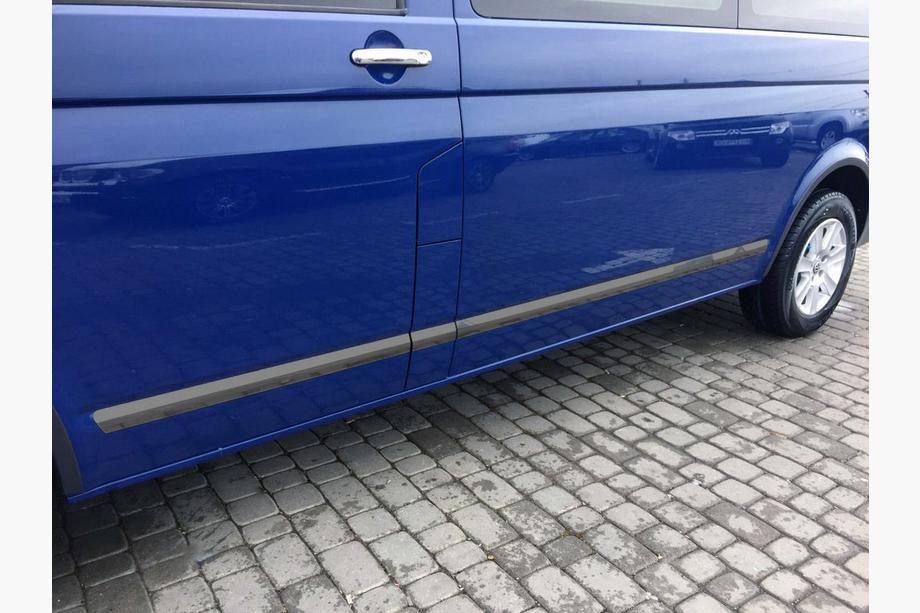 Volkswagen T5 2010-2015 гг. Молдинги на двери (Нержавейка, Черный Хром) Image