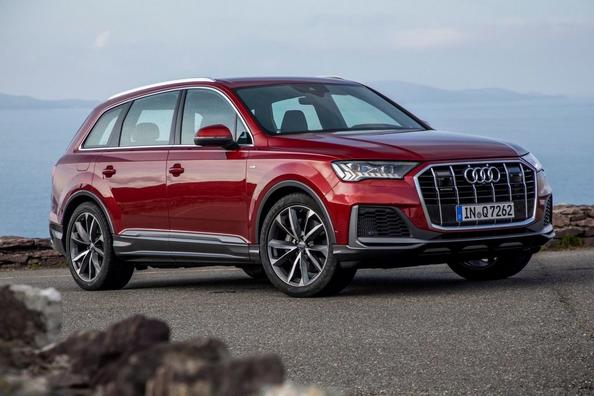 Обзор обновленного премиального кроссовера Audi Q7
