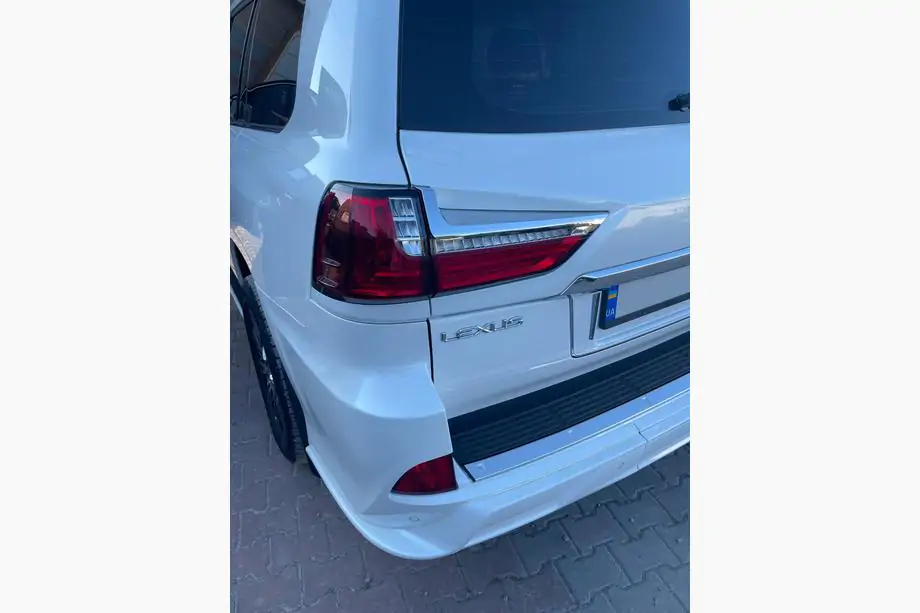 Lexus LX570/450d 2008-2022 гг. Комплект рестайлинга с модели 2008-2016 на TRD Superior (2016-2020) Фото 8