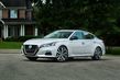 Среднеразмерный седан Nissan Altima шестого воплощения фото 1