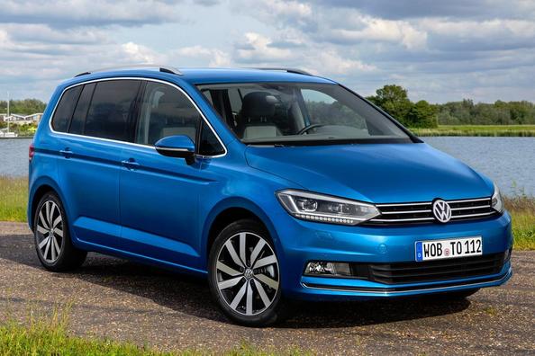 Обзор компактвэна Volkswagen Touran второго поколения фото 3