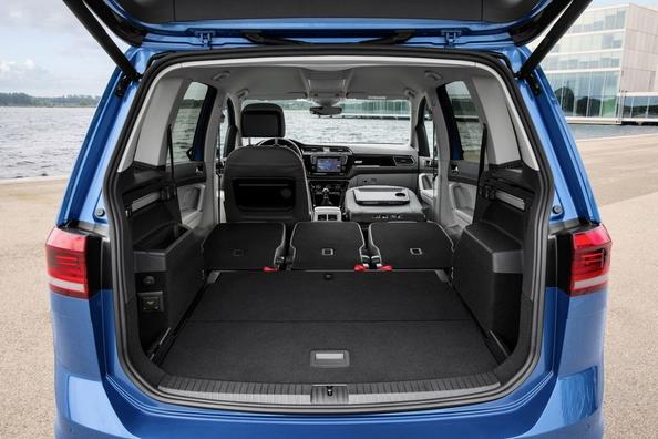 Обзор компактвэна Volkswagen Touran второго поколения фото 9