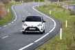 Обзор обновленного субкомпактного хэтчбека Toyota Yaris фото 4