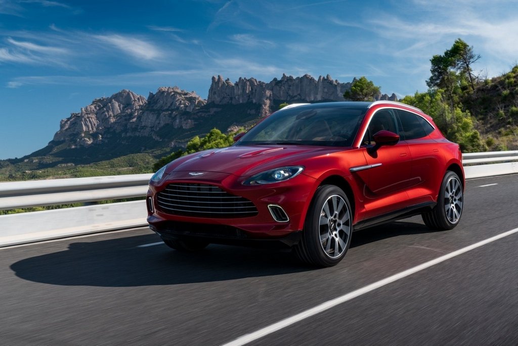 Aston Martin DBX: первый кроссовер британской компании