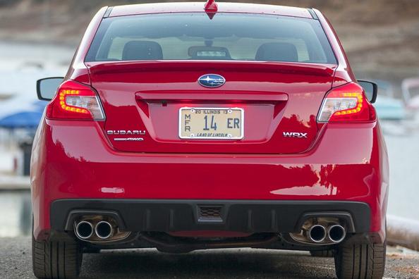 Обновленный спортивный седан Subaru WRX фото 14