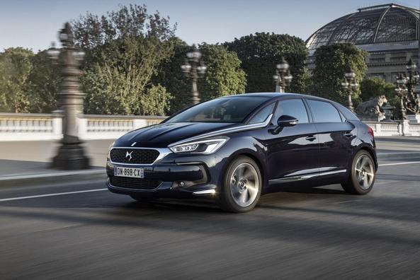 Обновленный пятидверный хэтчбек Citroen DS5