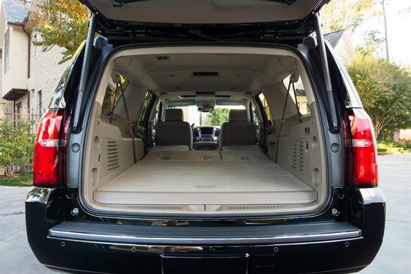 Обзор крупноразмерного внедорожника Chevrolet Suburban фото 8