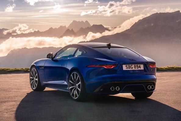 Обновленная модификация спортивного купе Jaguar F-Type Coupe фото 3
