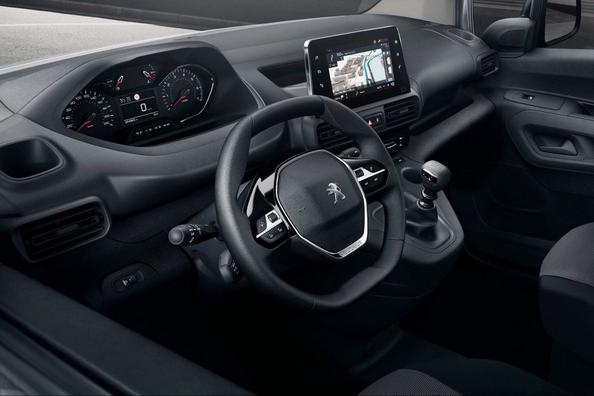 Обзор компактного фургона Peugeot Partner фото 6