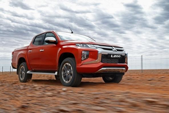Обзор обновленного пикапа Mitsubishi L200 фото 2