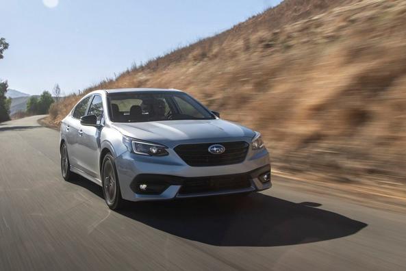 Обзор седьмого поколения седана Subaru Legacy фото 4