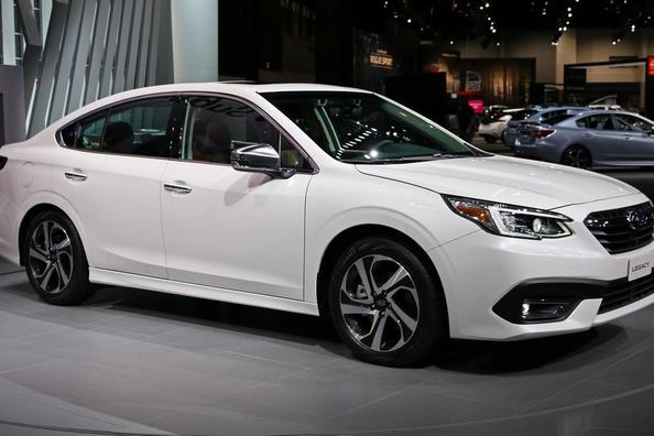 Обзор седьмого поколения седана Subaru Legacy фото 2