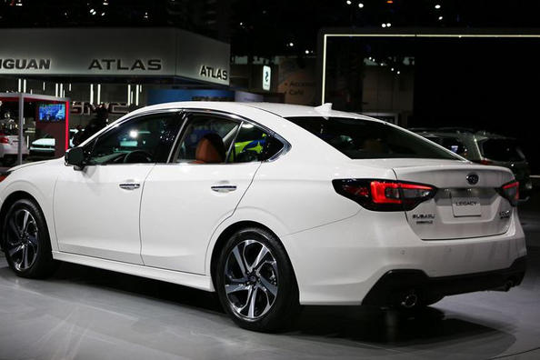 Обзор седьмого поколения седана Subaru Legacy фото 16