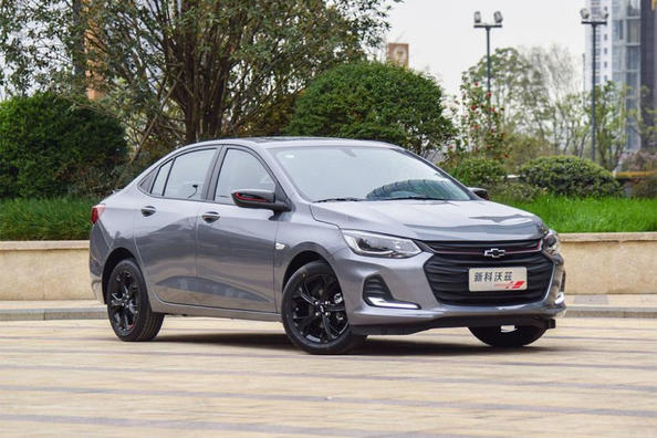Обзор бюджетного компактного седана Chevrolet Onix фото 6