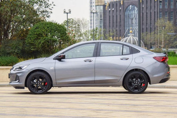 Обзор бюджетного компактного седана Chevrolet Onix фото 5