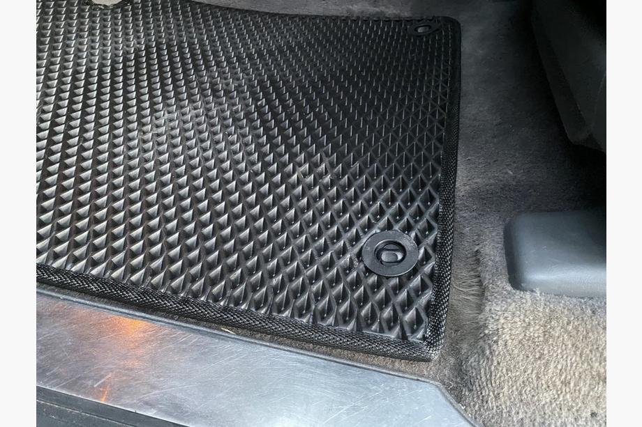Toyota Land Cruiser 200 2007-2021 гг. Полиуретановые коврики EVA (2007-2012, черные) Фото 2