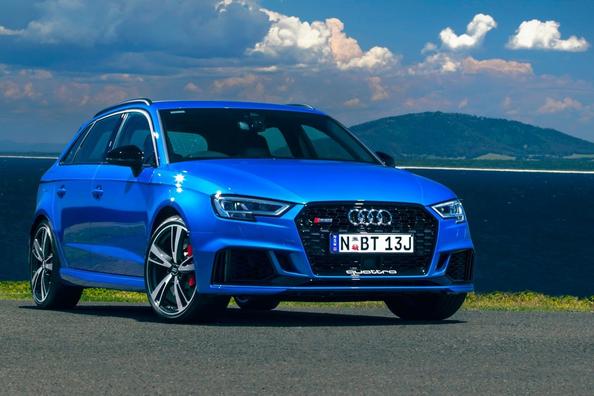 Обзор заряженного полноприводного хэтчбека Audi RS3 Sportback фото 6