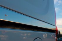 Fiat Doblo II 2010-2022 гг. Широкий молдинг из нержавеющей стали на сдвижную дверь (2 шт.) фото 7