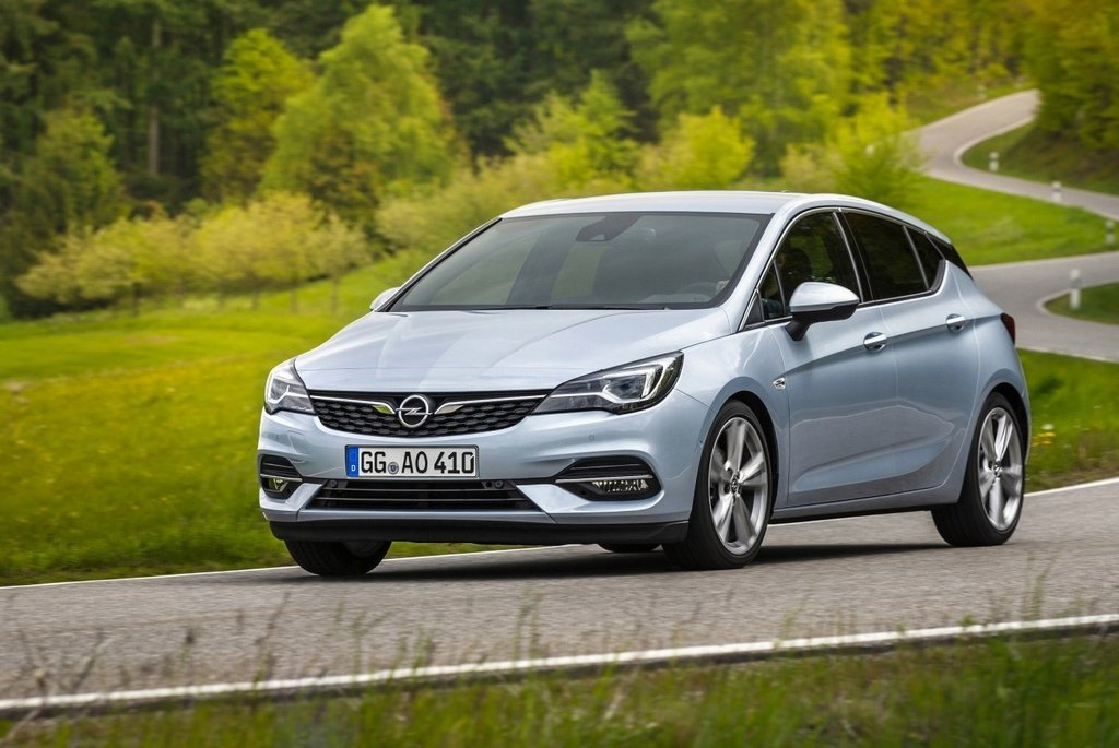 Обзор обновленной модели Opel Astra Hatchback